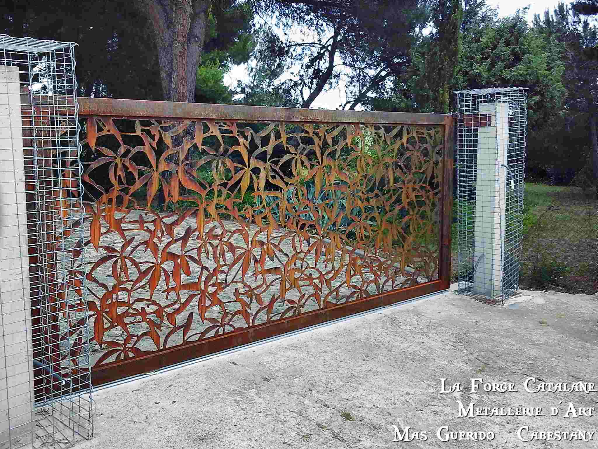 decoupe laser feuilles vegetal stylise moderne forge catalane 2.jpg